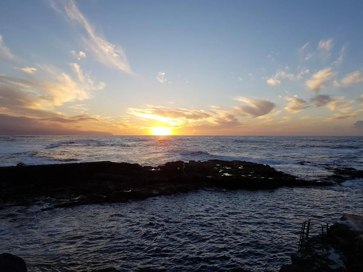 Valle, montañas y mar cristalino La Laguna  España