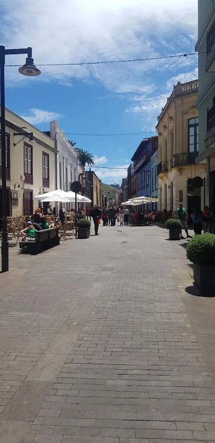 Valle, montañas y mar cristalino La Laguna  España